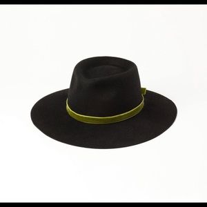 Black quality wool Fedora hat with felt ribbon